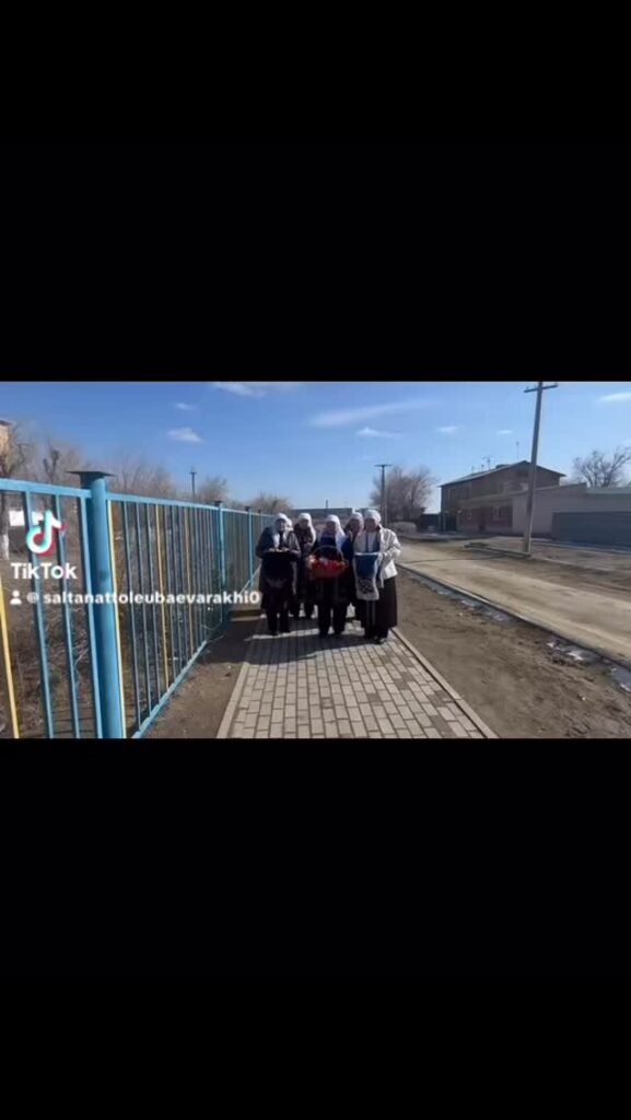 🌷 “Амал мерекесі” Бұл күні адамдар: • туыстарын, көршілерін аралайды&hellip;